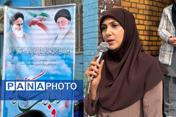 جشن میلاد با سعادت امام زمان (عج‌الله) در مدرسه شاهد‌شهید‌ نوری