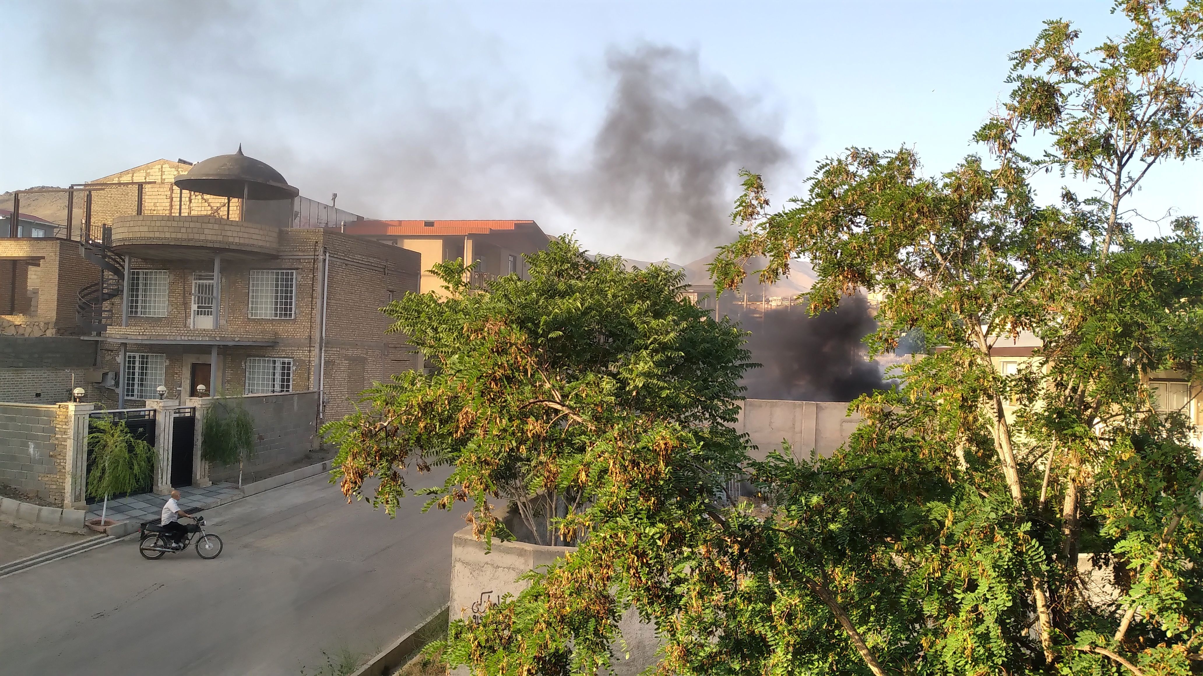 آتش‌سوزی‌های مشکوک در روستای «هیو» ساوجبلاغ، امنیت مردم را سوزاند