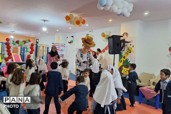  آیین جشن غنچه‌ها در مرکز فرابازی