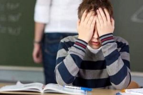 استرس امتحان؛ سایه‌ای مشترک بر زندگی دانش‌آموزان