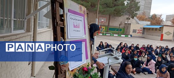 جشنواره کیک و دسر در دبیرستان کوثر فرهنگیان 