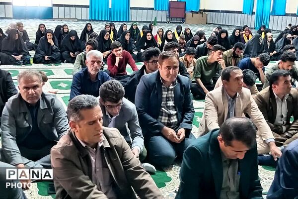حضور پرشور فرهنگیان و دانش آموزان پیشتاز در نماز جمعه‌‌ بخش دیشموک