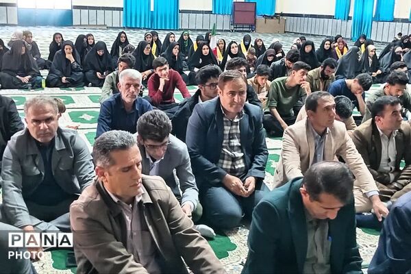 حضور پرشور فرهنگیان و دانش آموزان پیشتاز در نماز جمعه‌‌ بخش دیشموک