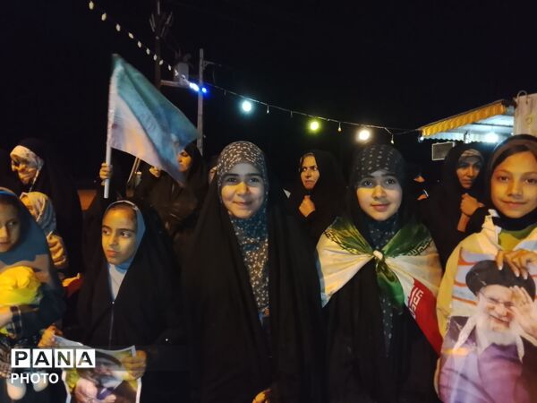  تجمعات مردمی و دانش آموزی شبانه در میدان جهاد رشتخوار