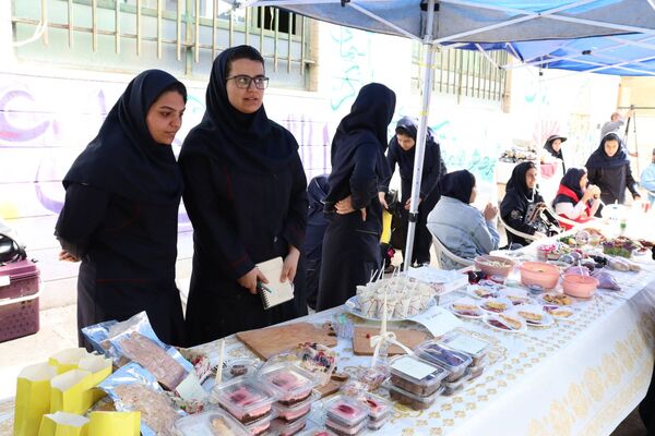  دانش‌آموزان هنرستان نرگس در نمایشگاه فنی و هنری درخشیدند