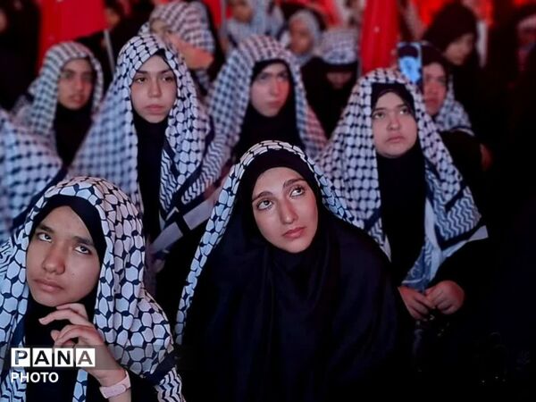 بیعت نوجوانان آرمانی با آرمان عزیز در حرم حضرت عبدالعظیم حسنی (ع)