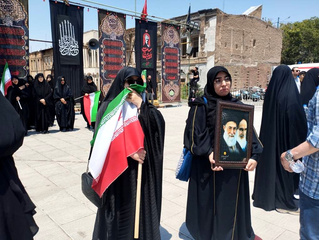 جاماندگان آذربایجان شرقی با چشمانی اشک‌بار به امید روز رجعت با رهبر شهید