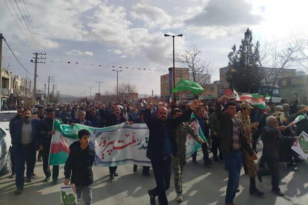مردم شهرستان خانمیرزا در راهپیمایی ۲۲ بهمن وحدت را به نمایش گذاشتند