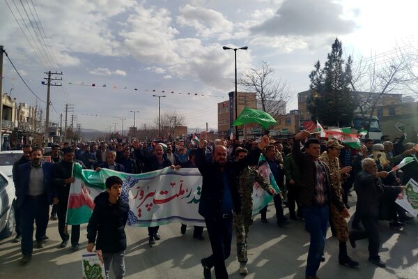 مردم شهرستان خانمیرزا در راهپیمایی ۲۲ بهمن وحدت را به نمایش گذاشتند