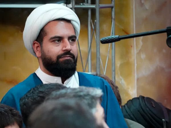 جلوه‌ای از اعتکاف دانش‌آموزی در مسجد امام علی‌بن‌ابی‌طالب (ع)