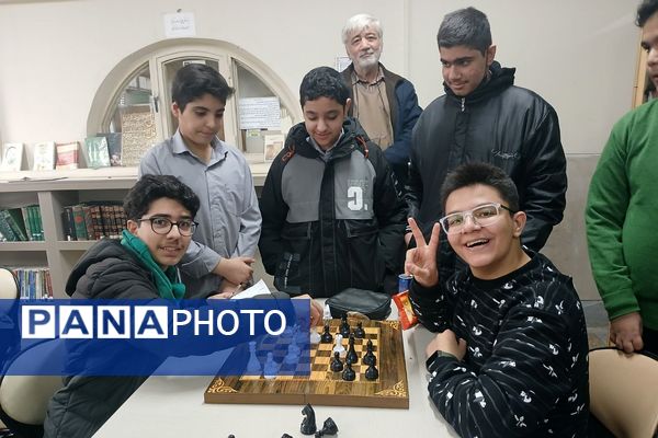 حضور پرشور دانش آموزان ناحیه دو شهرری در برنامه‌های متنوع دهه فجر و جشن انقلاب