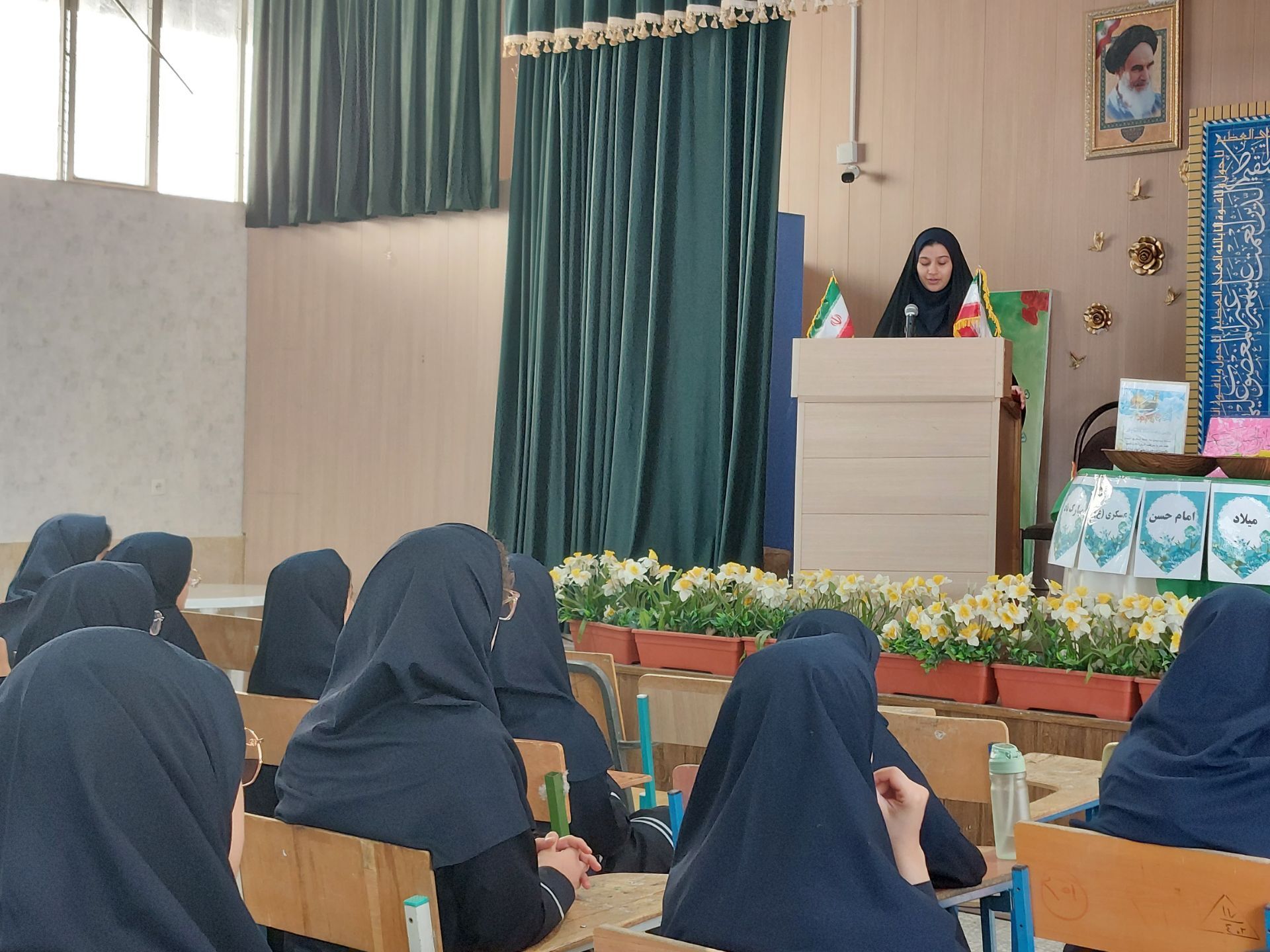 جشن ولادت امام حسن عسکری(ع) در دبیرستان شاهد شهید کلانتری ناحیه 1 کرج 