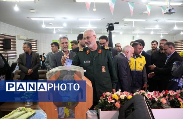 برگزاری آیین استانی «جشن نیکوکاری» در دبیرستان شاهد فاطمیه اهواز