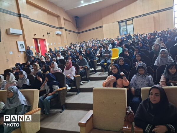 همایش مشاوره انگیزشی و آمادگی برای آزمون های مدارس برتر ویژه دانش آموزان پایه هشتم و نهم دبیرستان وکیلی۱۰