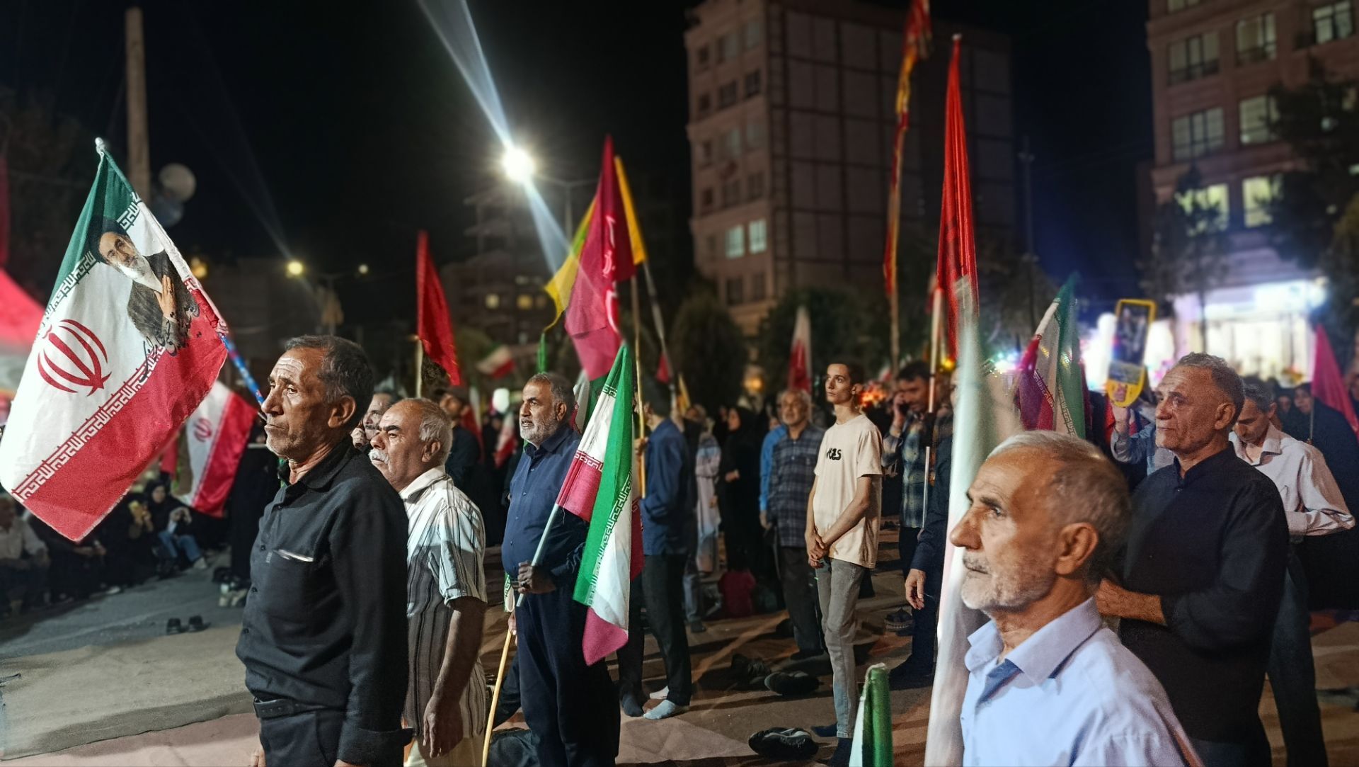 طنین همدلی در صد و هفتاد و پنجمین شب حضور مردم نیشابور در بلوار فضل