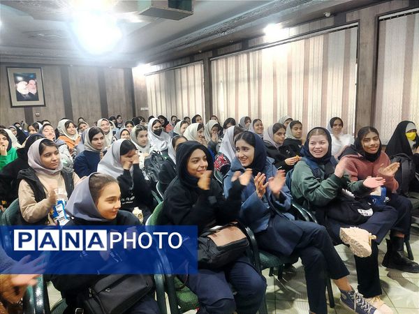 اردوی تمشک فرصتی برای رشد و شکوفایی استعدادهای دانش آموزان