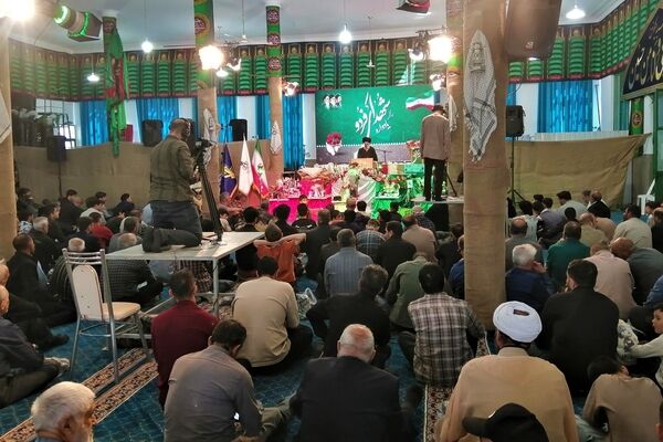کتاب «مادر اکبر» در یادواره شهدای روستای فردو رونمایی شد