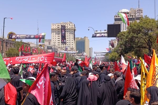 سیل فرا تصور زائران در روز تشییع پیکر رهبر شهید امت اسلامی