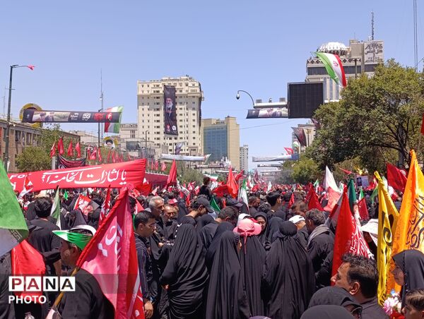 سیل فرا تصور زائران در روز تشییع پیکر رهبر شهید امت اسلامی