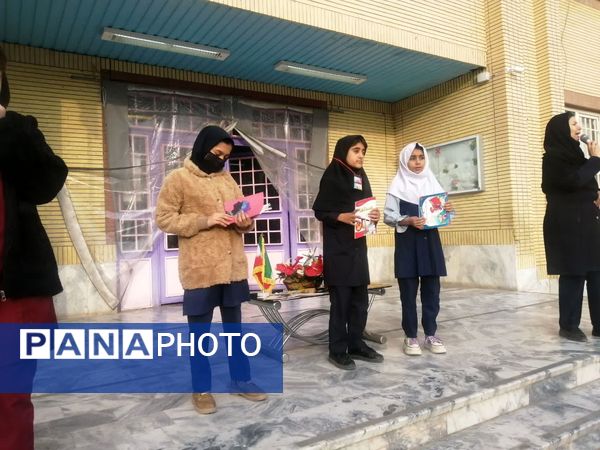 گرامیداشت هفته فرهنگ و هنر در دبستان تکتم کاشمر