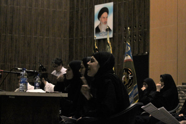 کارگاه نمایشنامه خوانی و نقد فیلم دفاع مقدس در قم
