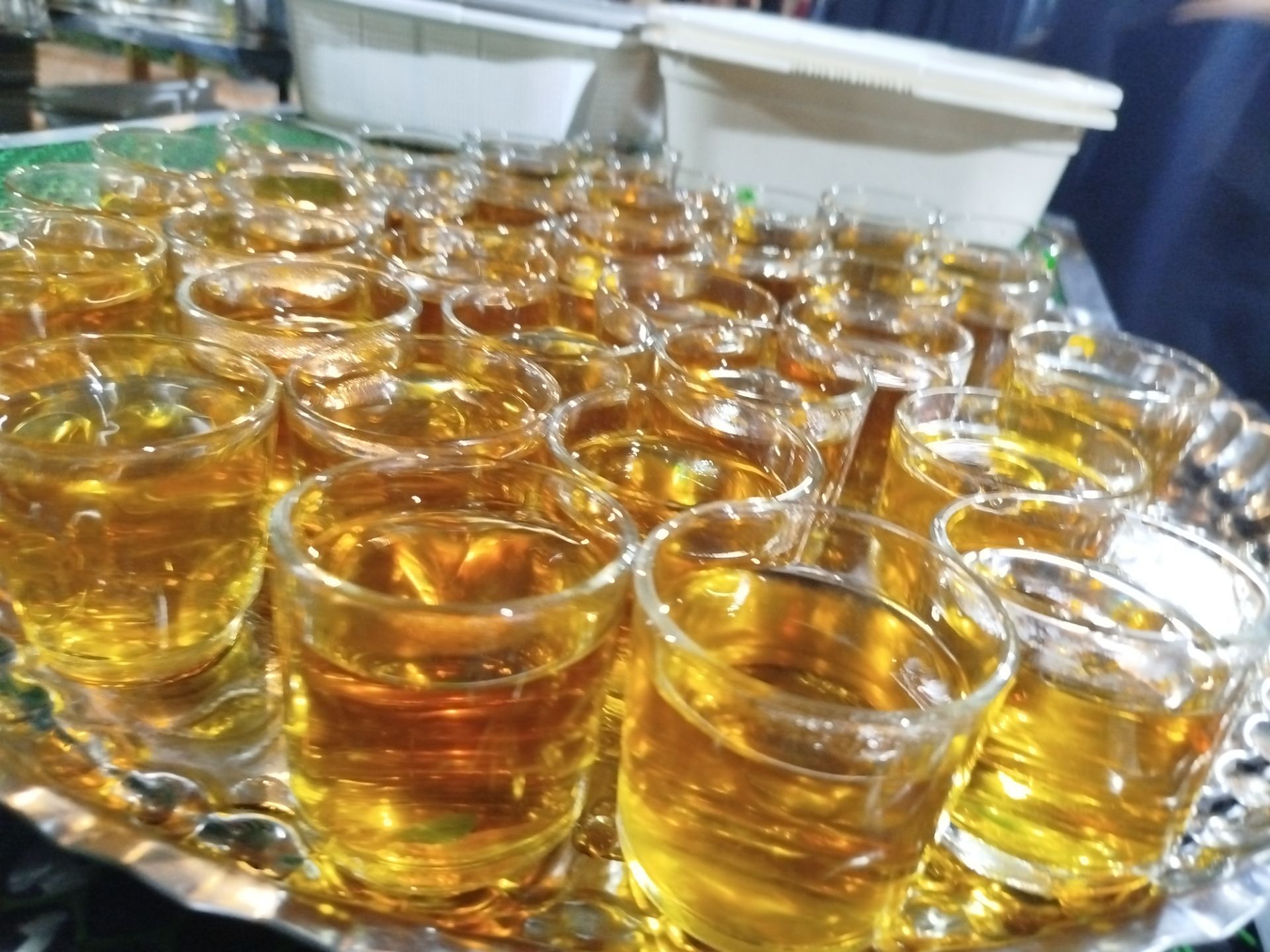 فعالیت چایخانه حضرت زهرا(س) در شب چهارم محرم 