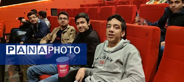 اردوی تفریحی دانش‌آموزان تیزهوشان نوشاد به مجتمع تجاری خلیج فارس