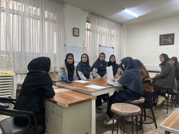 جلسه سفیران سلامت دبیرستان مطهره ناحیه ۶ مشهد مقدس