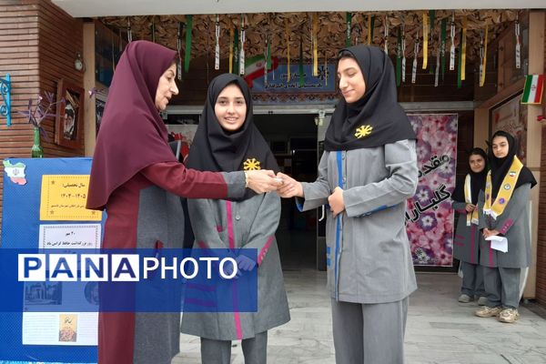 بزرگداشت روز حافظ در دبیرستان فرزانگان قائمشهر