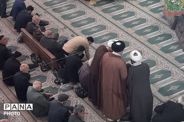 حضور پرشور نمازگزاران در نماز جمعه ورامین