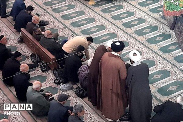 حضور پرشور نمازگزاران در نماز جمعه ورامین