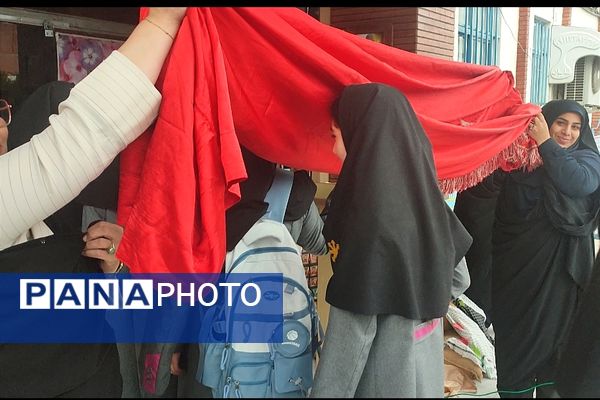 گرامیداشت هفته دفاع مقدس و آغاز سال تحصیلی در دبیرستان فرزانگان قائمشهر