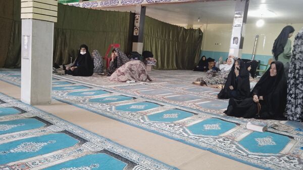 اعتکاف دانش آموزی در مسجد حضرت ابوالفضل(ع) خرم آباد