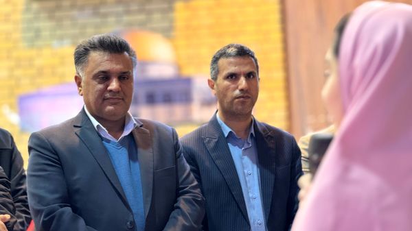 بازدید دبیر قرارگاه عدالت تربیتی از نمایشگاه «ایرانمون» در بوشهر