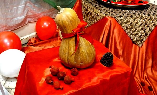جشن یلدا در دبیرستان حضرت زینب(س) 