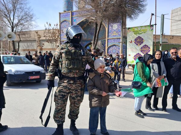 خروش مردم غیور شهرستان بروجن در راهپیمایی ۲۲ بهمن