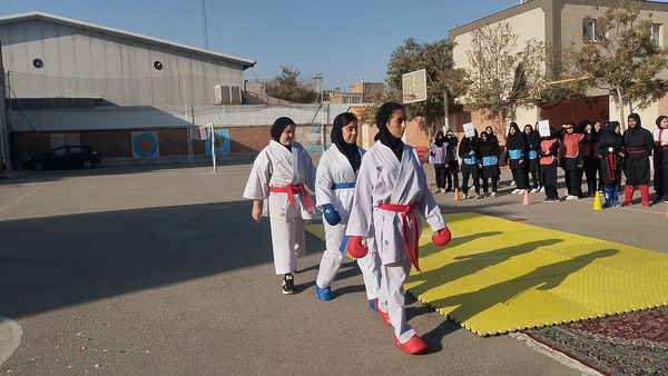 المپیاد ورزشی در مدرسه هوشیار ناحیه یک مشهد