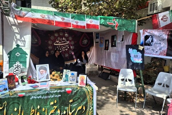 برپایی غرفه عفاف و حجاب در آموزش و پرورش تبادکان