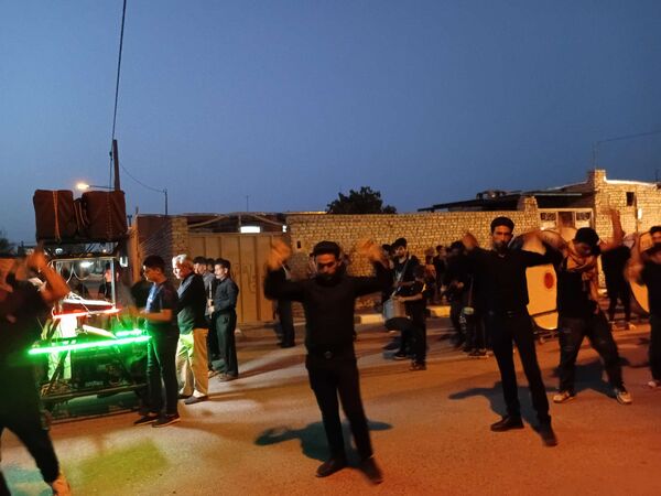 عزاداری هیئت زنجیر زنی روستای نقاب در شب شهادت امام رضا(ع)