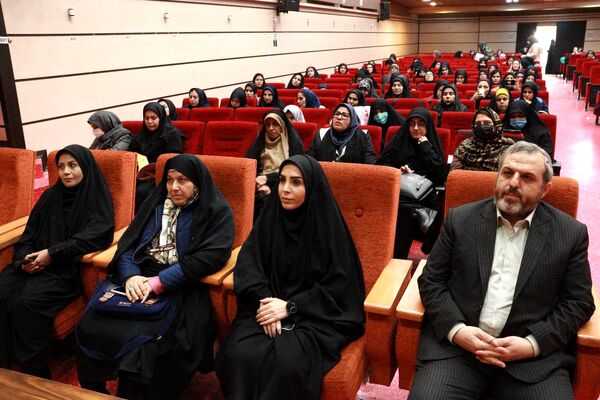 همایش رویداد سراسری «تهران، شهر نماز» با محوریت «نماز شکوفه‌ها» 