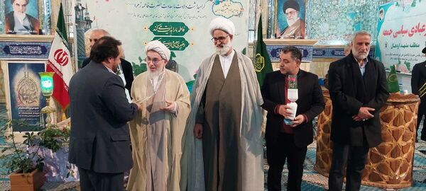 آیین غبارروبی ضریح مطهر حضرت علی‌بن‌امام‌محمدباقر(ع) 