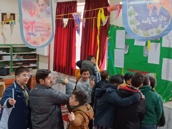 برپایی نمایشگاه مدرسه انقلاب در دبیرستان شهید رجایی