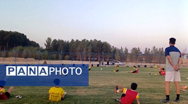 راه اندازی مدرسه فوتبال پسران باشگاه پر سیمرغ شهر حبیب آباد