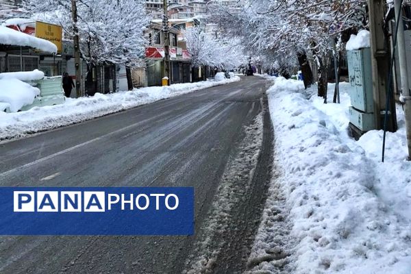 بارش برف و شادی مردم پاوه
