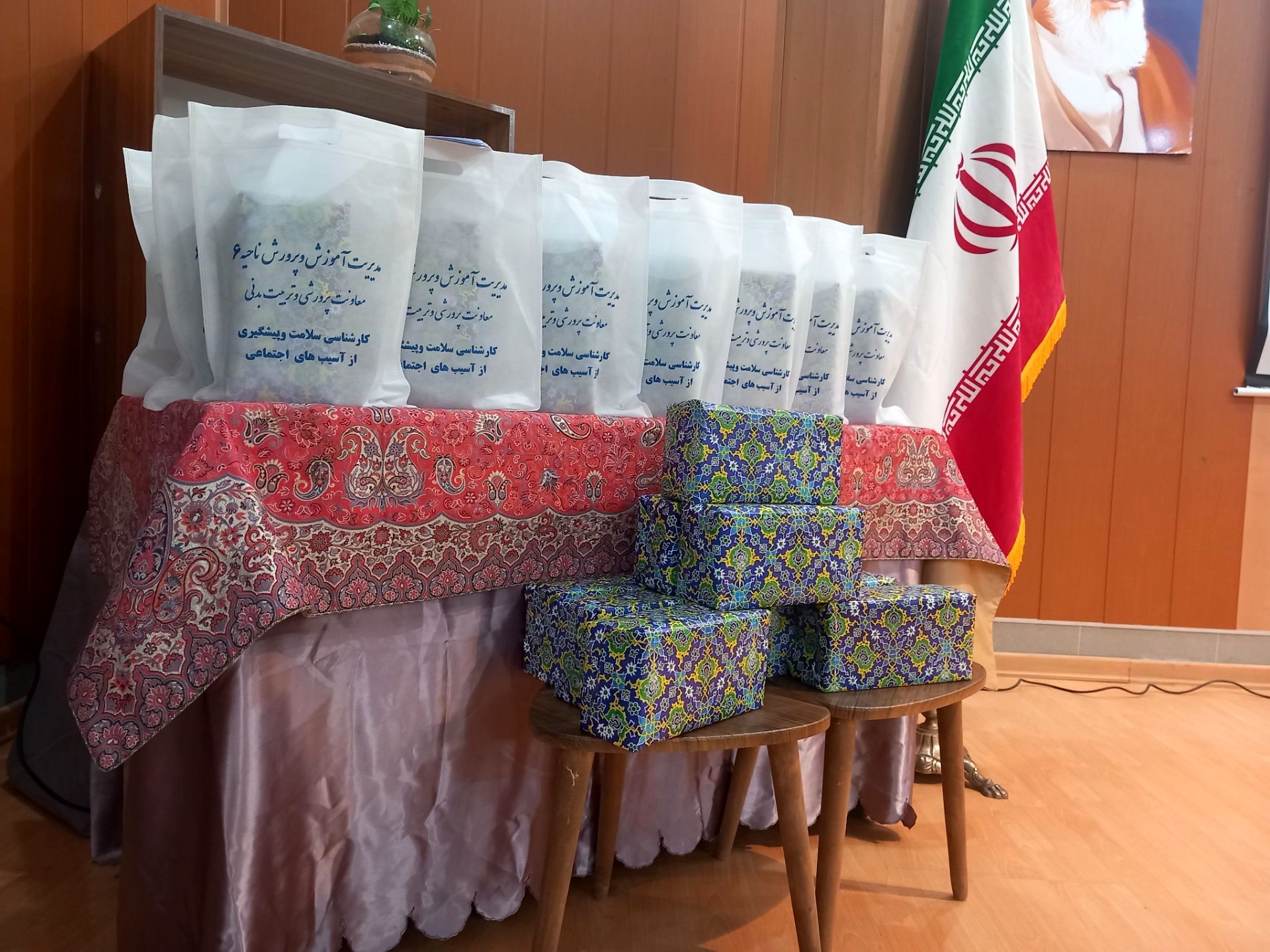 اختتامیه جشنواره سفیران سلامت،یاریگران زندگی ونوجوان سالم دردبیرستان دوره اول آرمینه مصلی نژاد