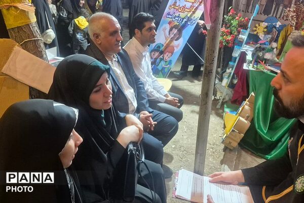  بازدید رئیس سازمان دانش‌آموزی شهرستانهای استان تهران از غرفه «با انرژی‌ها» در منطقه کهریزک