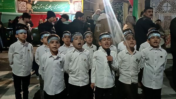 اجرای گروه های سرود در شهرستان کاشمر 