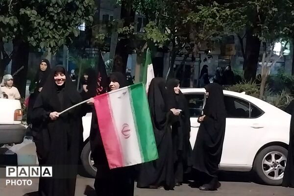 گردهمایی شبانه در محله ۱۳ آبان شهرری 
