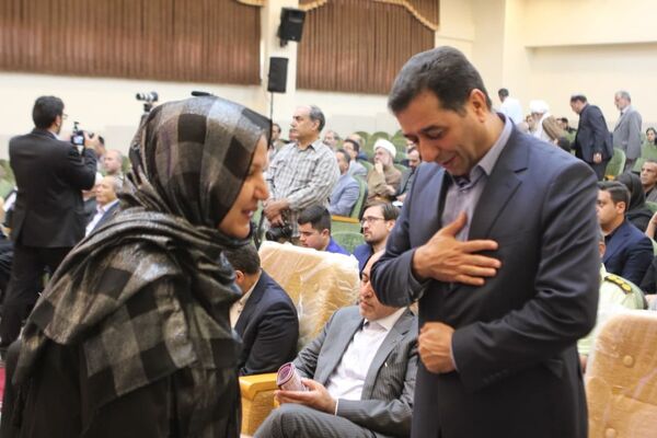آیین کلنگ‌زنی ۱۶ مدرسه خیرساز در کاشان؛ مشارکت مردمی، حمایت دولتی