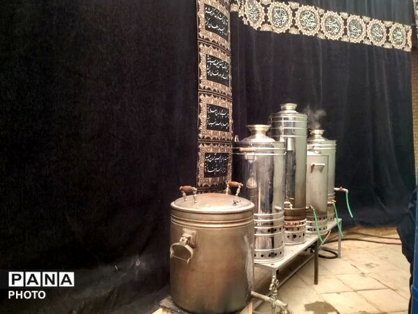 خانه‌ای به وسعت یک استان؛ روایت اولین شب محرم در خانه امام حسینی یزد